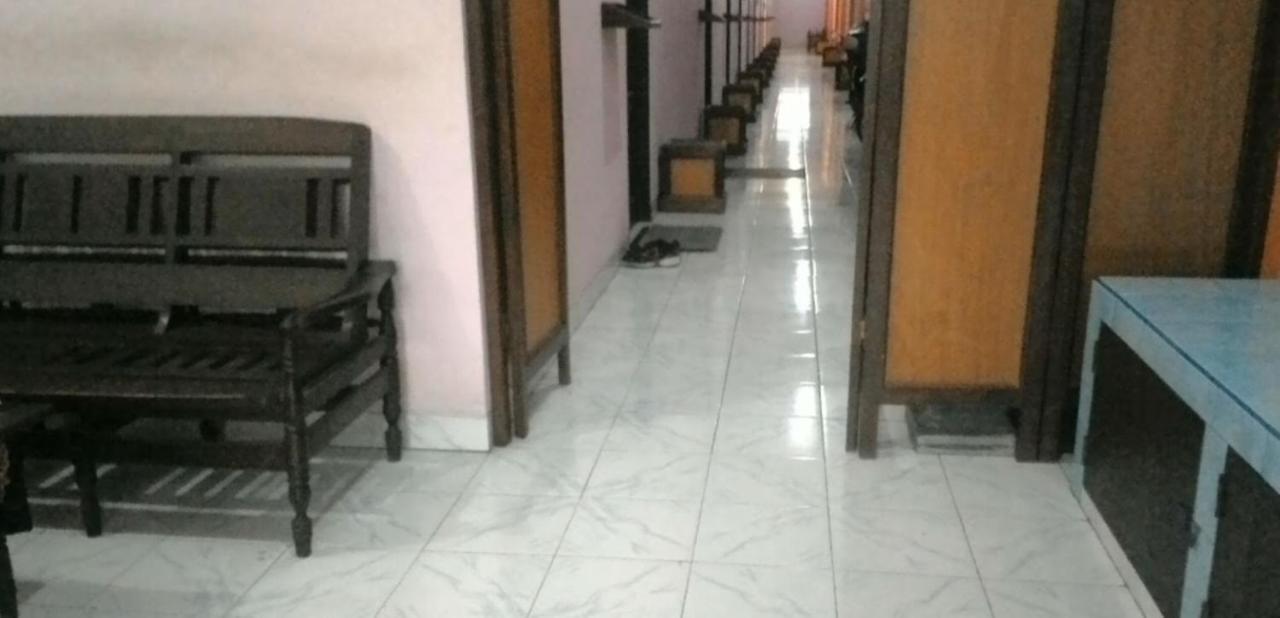 Hotel Erysa Juanda Sedati Bagian luar foto
