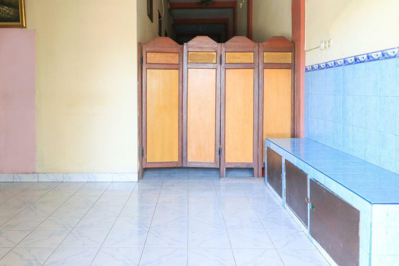 Hotel Erysa Juanda Sedati Bagian luar foto